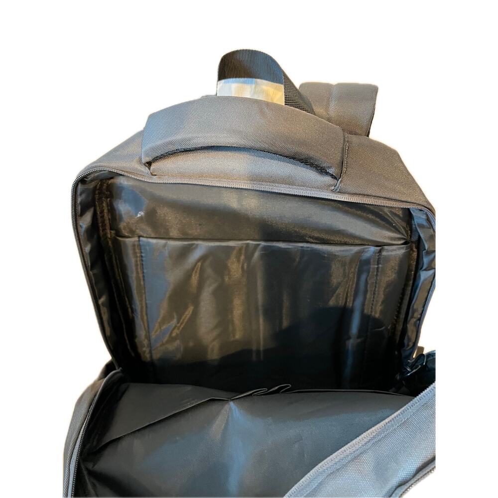 TTarget Charging Clamshell Gray Padded Charging Backpack - Picture 4 of 4